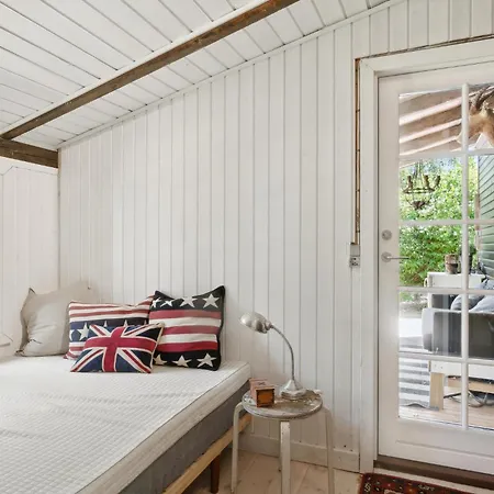 3 Bedroom Pet Friendly In *